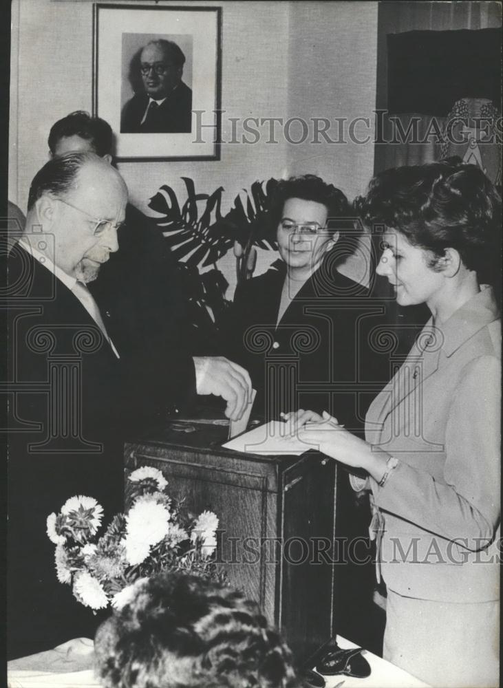 Press Photo Walter Ulbricht, the Chairman of the State Council of the GDR Votes - Historic Images