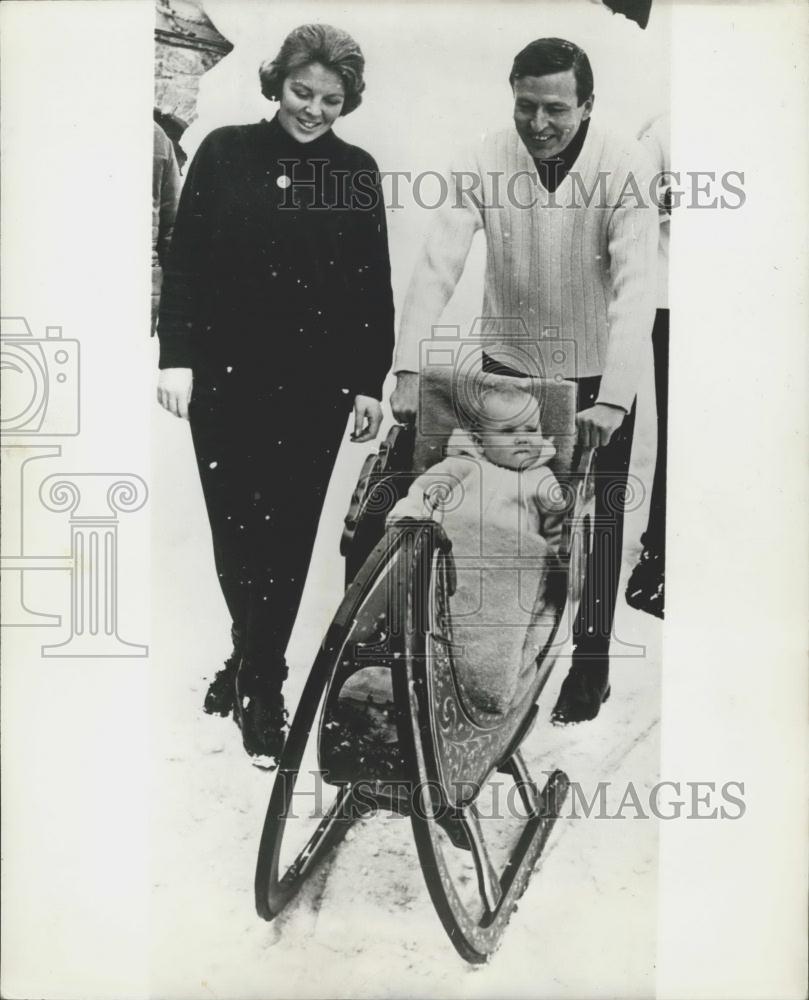 1968 Press Photo Princess Beatrix and Prince Claus and son - Historic Images