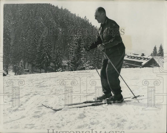 1953 Press Photo General Ridgeway, US Army Recreational Center, Bavaria - Historic Images