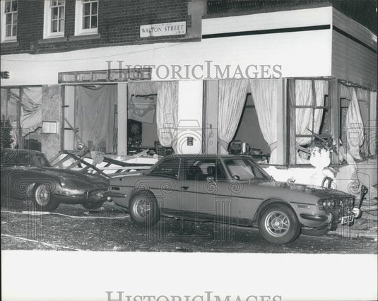 1975 Press Photo London blast kills two - Historic Images