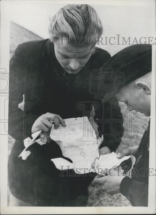 1953 Press Photo Wreckage of Aircraft, Lincoln Bomber, Royal Air Force - Historic Images