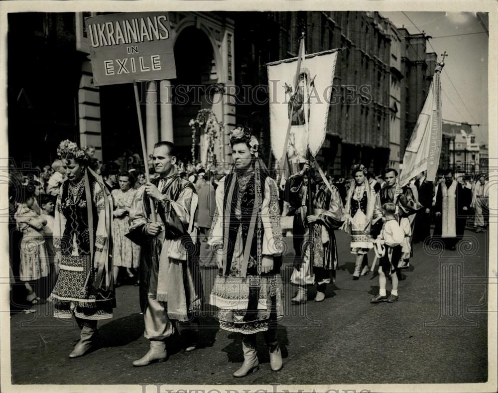 1955 Press Photo Annual Procession in Honour of Our Lady of Mount Carmel - Historic Images