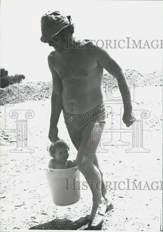 Press Photo Water-conditioning system for the baby at 36ÃƒÃ‚ÂºC in Greece. - Historic Images