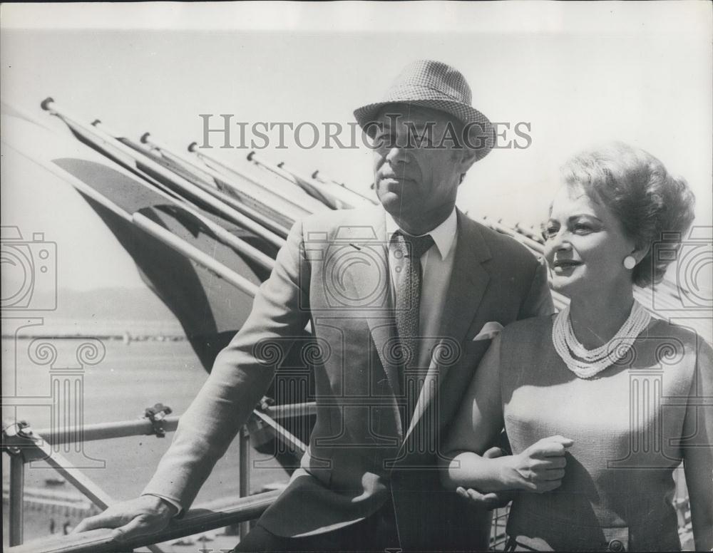 1965 Press Photo Rex Harrison and Olivia de Havilland at Cannes film festival - Historic Images