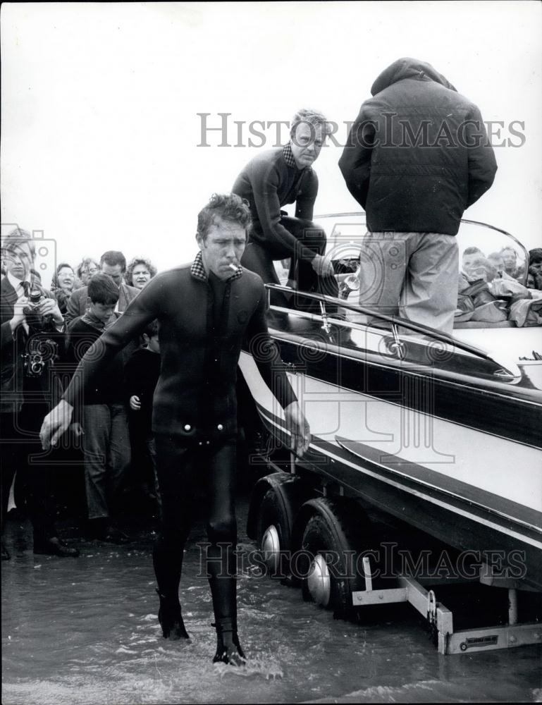 1967 Press Photo Lord Snowdon Cross Channel Race Smoking Cigarette Before Race - Historic Images