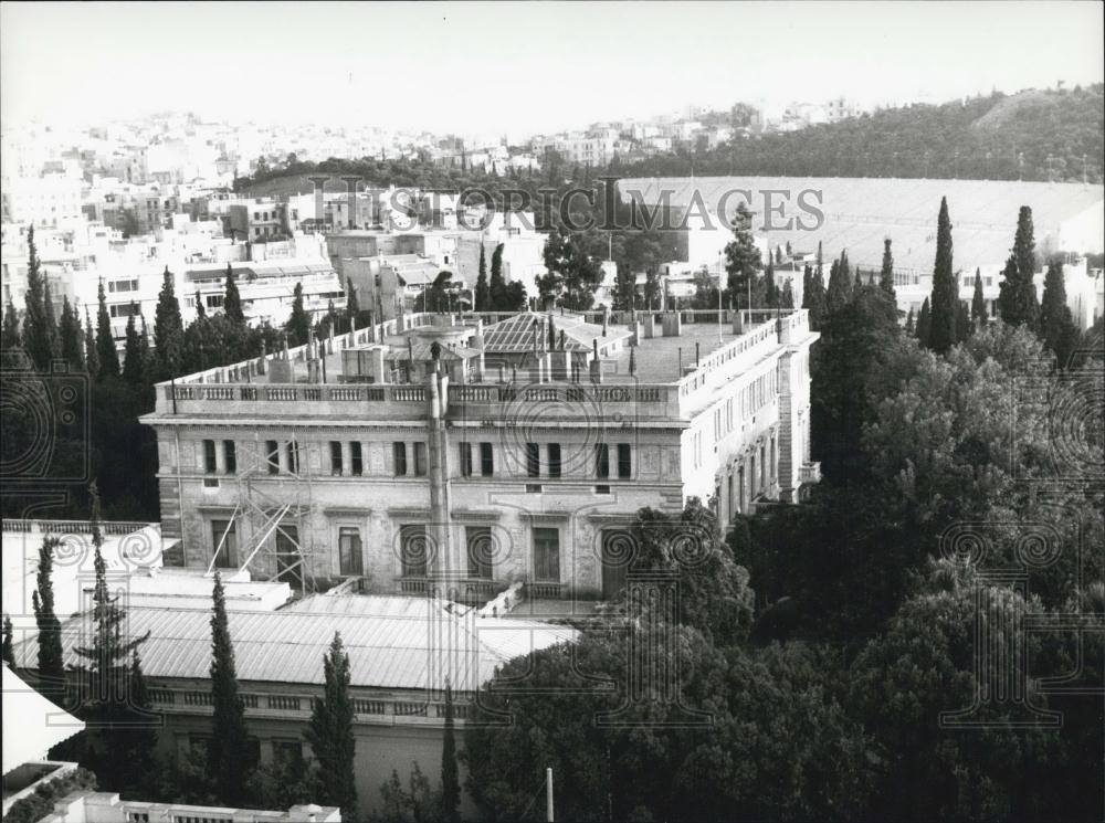 Press Photo Aerial Of Huge And Beautiful Greek Manor Surrounded By Trees - Historic Images