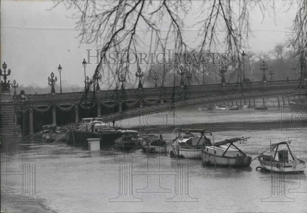 1952 Press Photo Floods In Paris - Historic Images