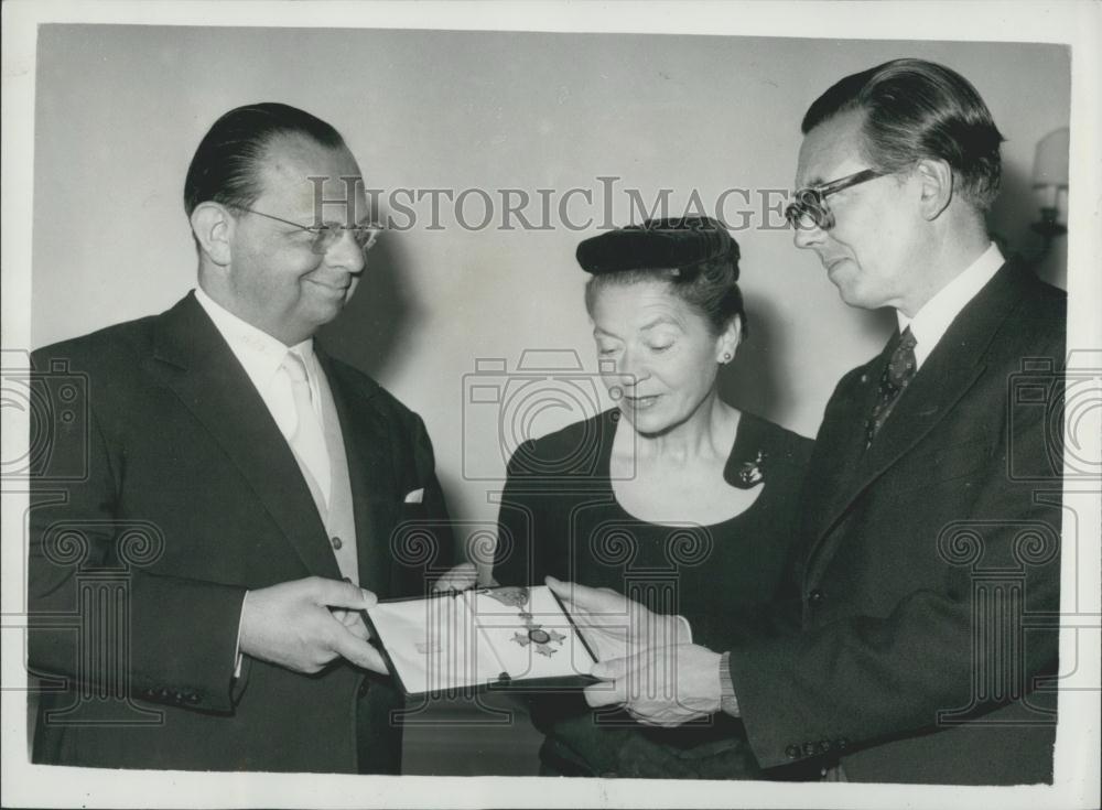 1958 Press Photo Professor Maurer Munich Hais Von Herwarth German Ambassador - Historic Images