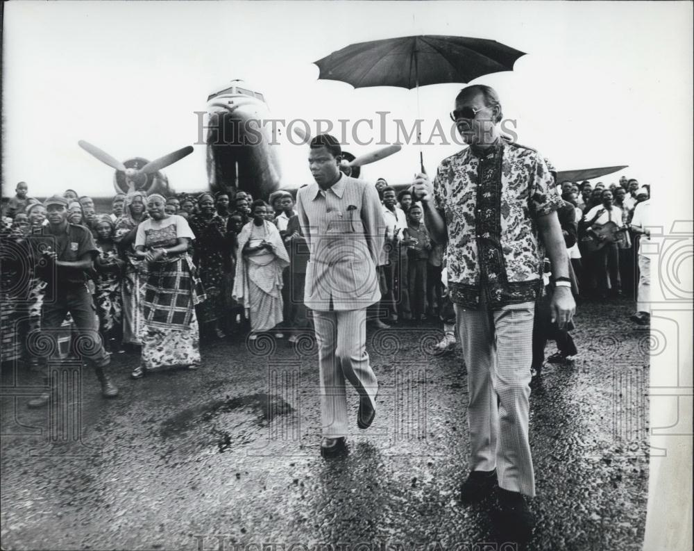 1973 Press Photo Prince Bernhard, Netherlands Visits Virunga Park, Zaire - Historic Images