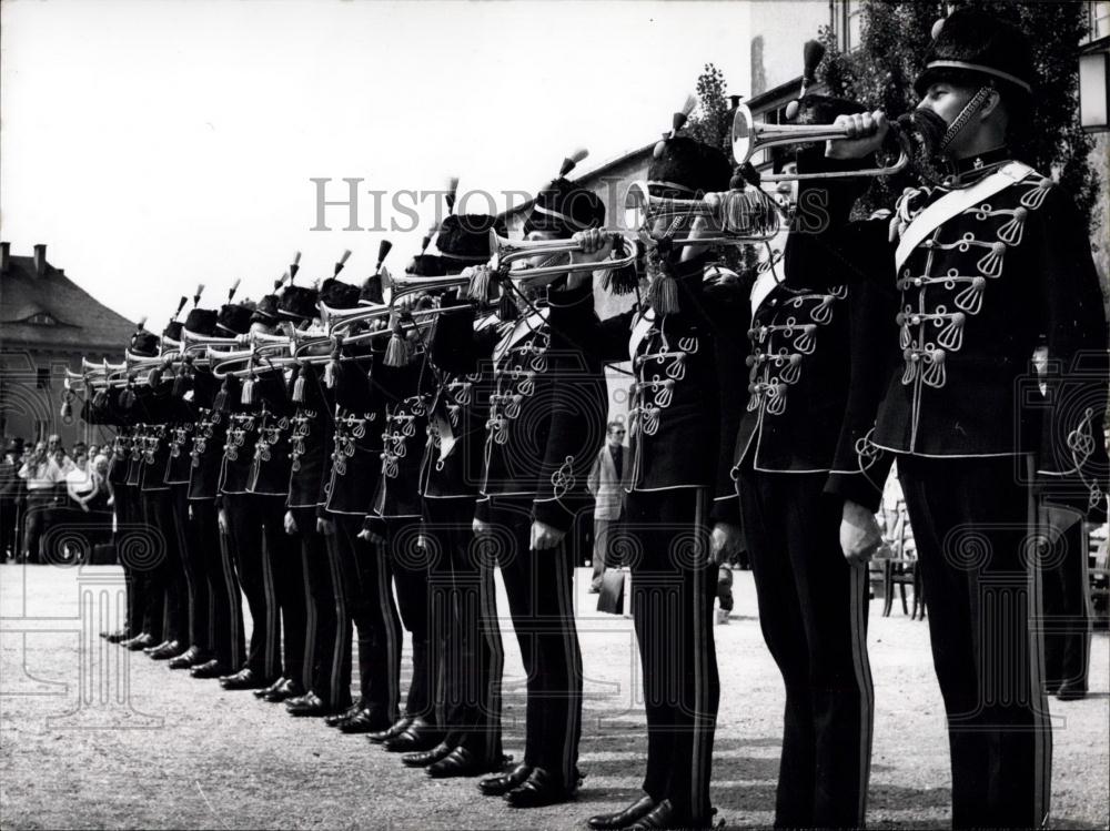 1955 Press Photo Band of the &quot;8th Kings Royal Irish Hussars&quot; - Historic Images