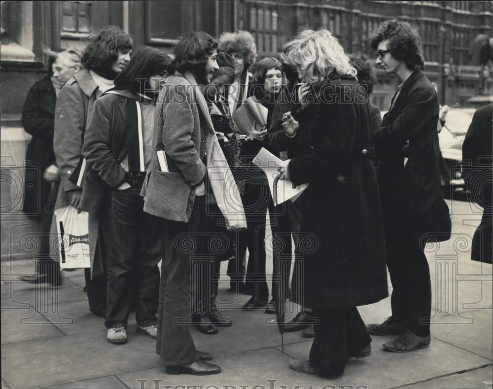 1971 Press Photo Students Lobby MPs over expulsion of Rudi Dutschke - Historic Images