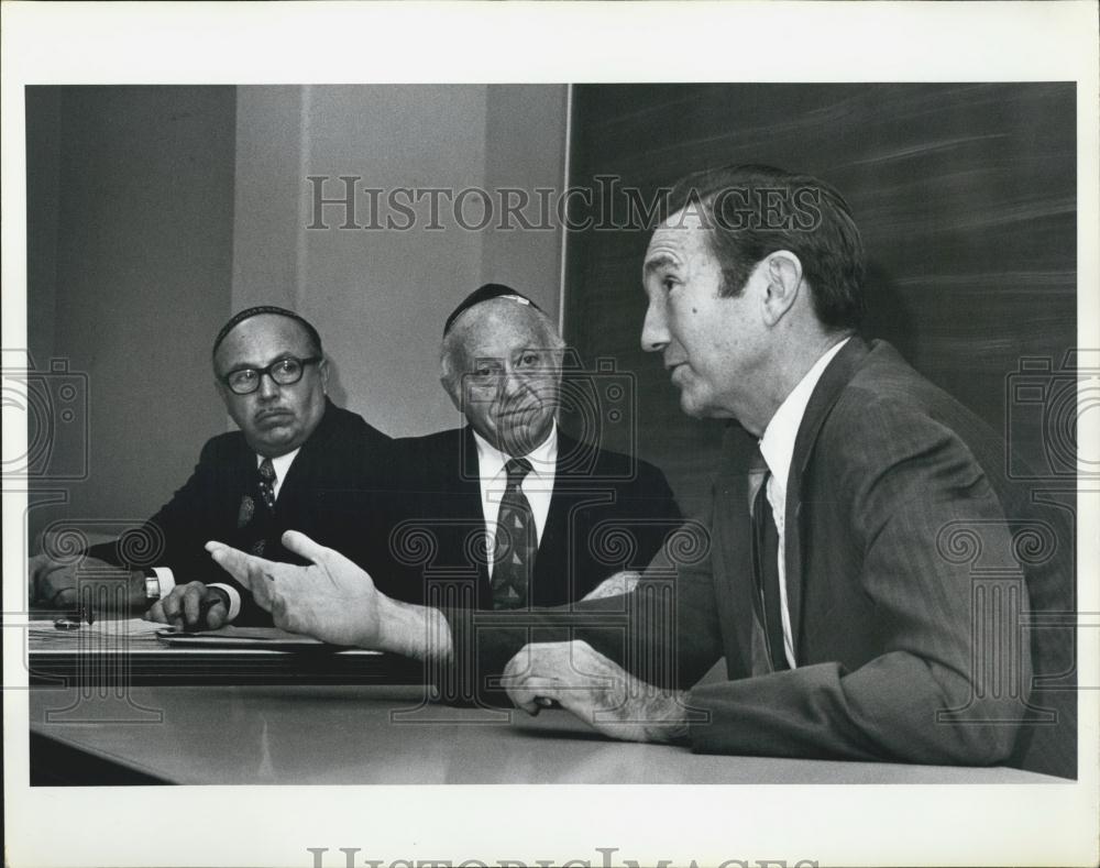 1974 Press Photo New York: Senator Jacob Javits Ramsey Clark - Historic Images