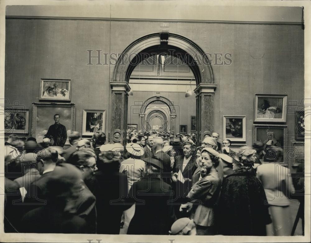 1956 Press Photo Royal Academy Of Arts Exhibition - Historic Images