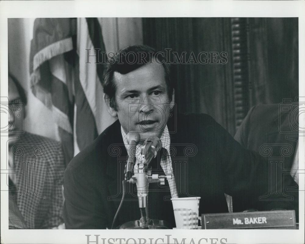 1973 Press Photo Questioning Robert C. Mardian - Historic Images