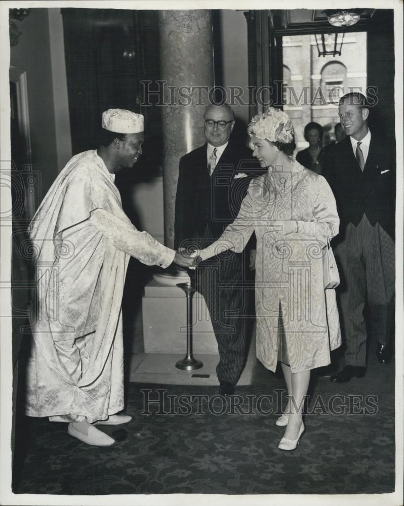 1961 Press Photo Queen Elizabeth Attending Lancaster House Reception - Historic Images