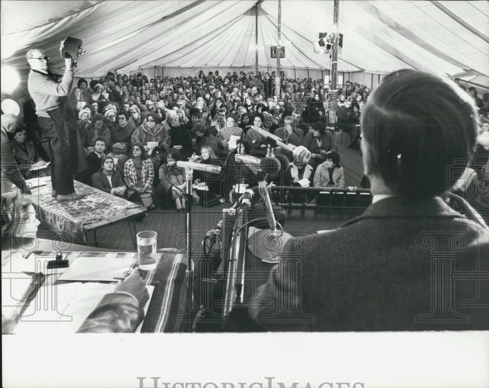 1976 Press Photo Stoner Park Auction - Historic Images