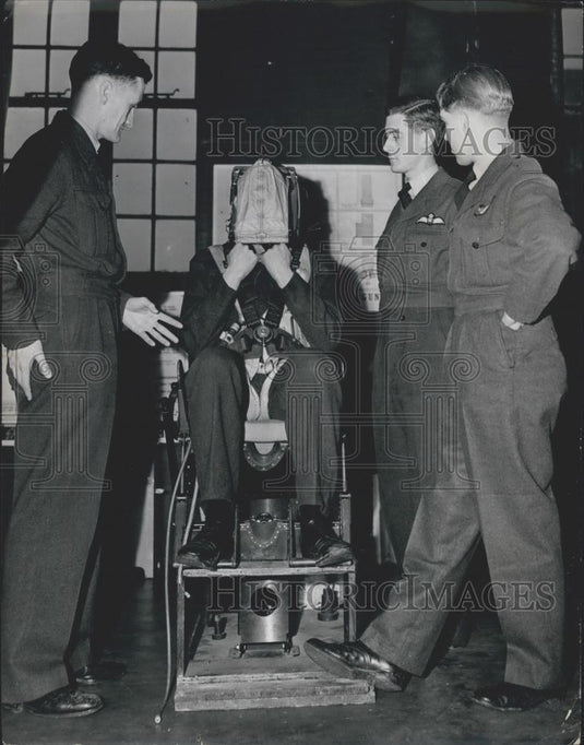 Press Photo Training Crews for the Canberr - Historic Images