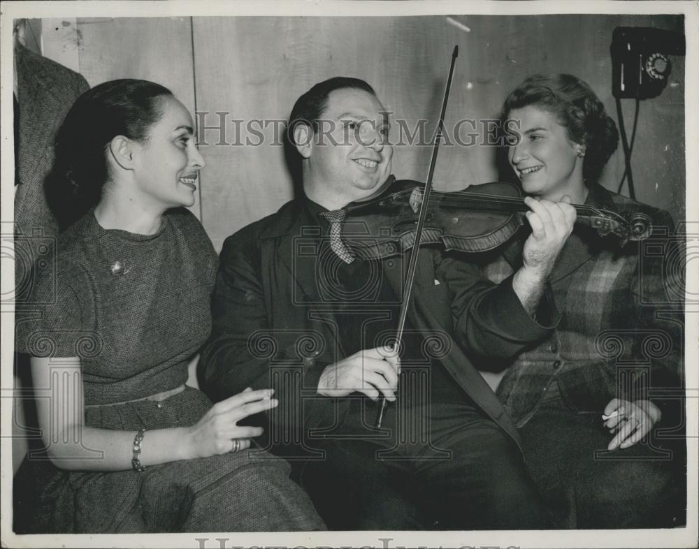 1952 Press Photo Isaac Stern American violinist Mrs. Zakin Mrs. Stern - Historic Images