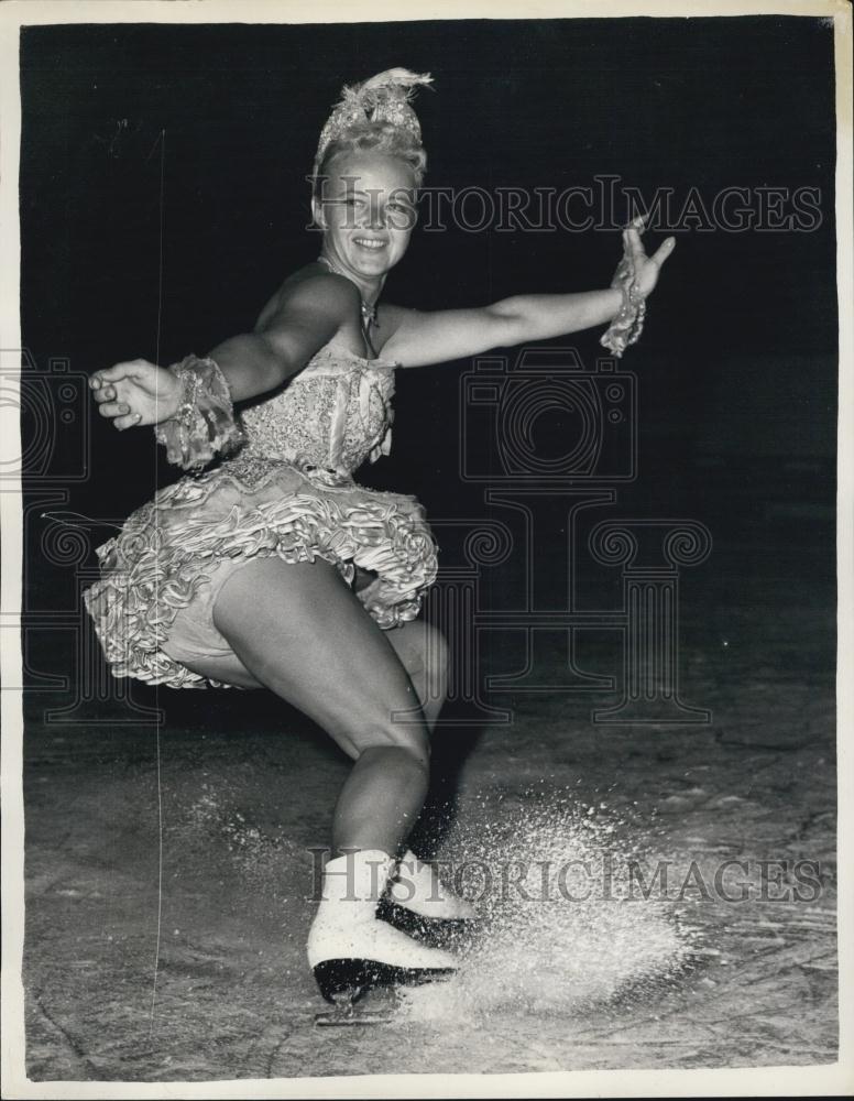 1957 Press Photo Winter Wonderland Ice Show Rehearsal- Joan Hyldoft-Enpire Poo - Historic Images