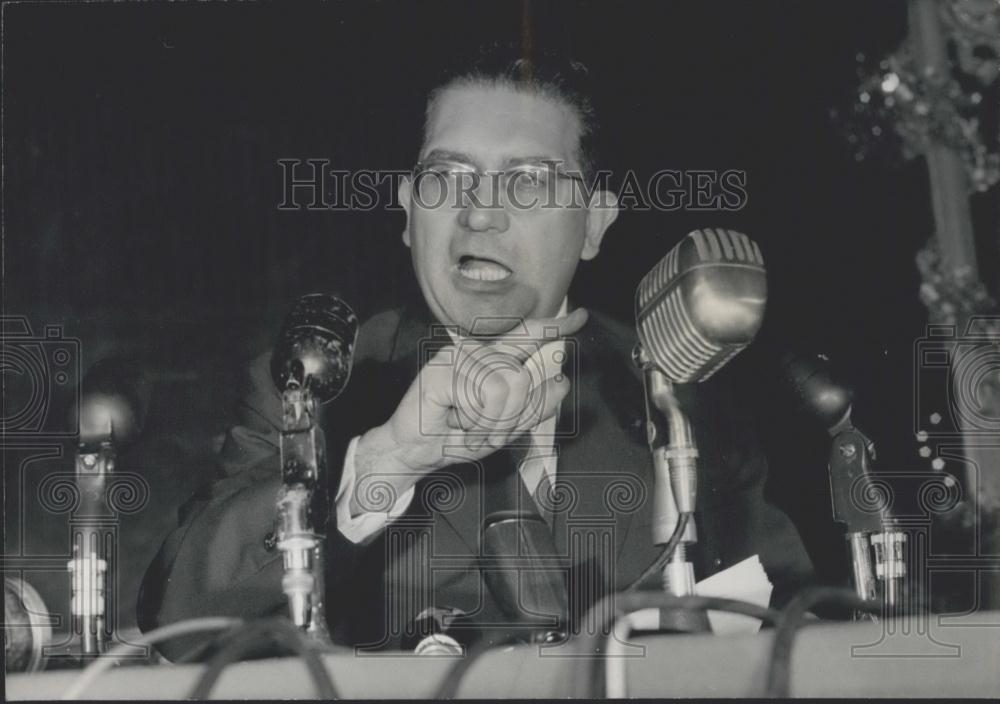 1960 Press Photo Jacques Soustelle Holding Press Conference Algeria - Historic Images