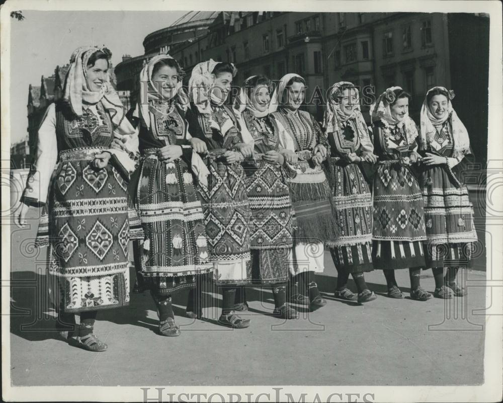 1953 Press Photo The National Dancers From Yugoslavia - Historic Images