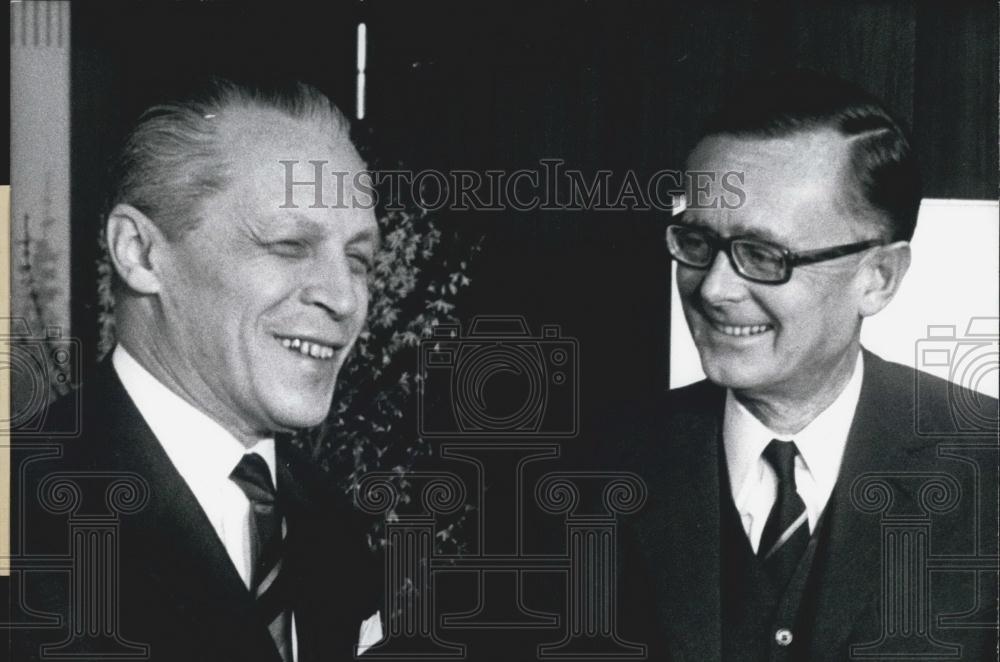 1970 Press Photo Foreign Trade Minister Poland Janusz Burakiewicz - Historic Images