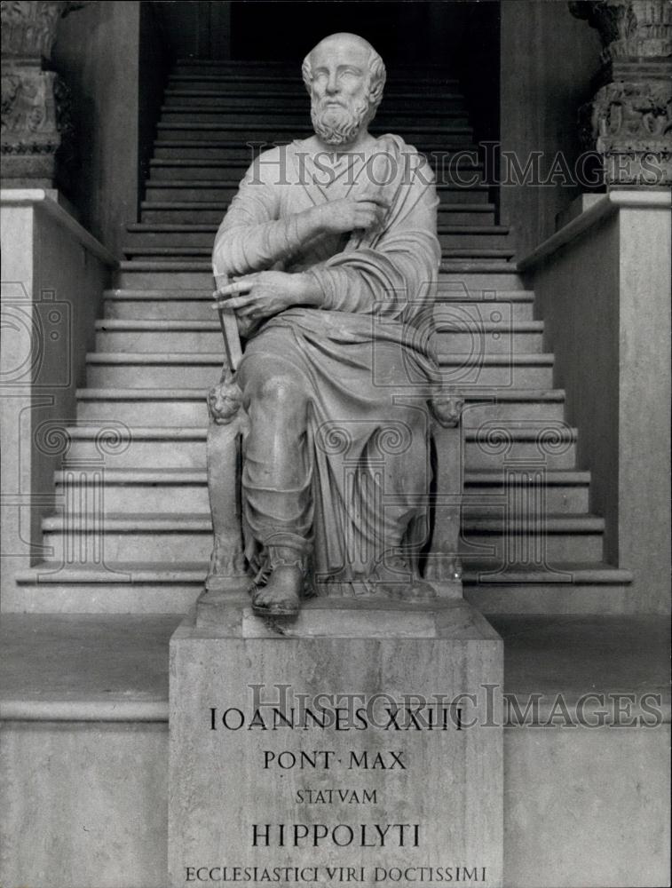 Press Photo Saint Hyppolitus Statue Engraving Vatican Library Entrance - Historic Images