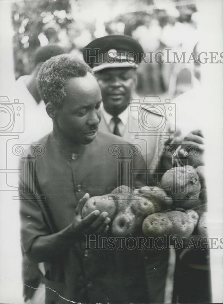 1965 Press Photo Tanzania President Julius Nyerere - Historic Images