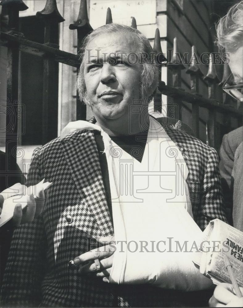 1969 Press Photo Wylton Dickson Businessman Plans Lease 144 Piccadilly Mansion - Historic Images