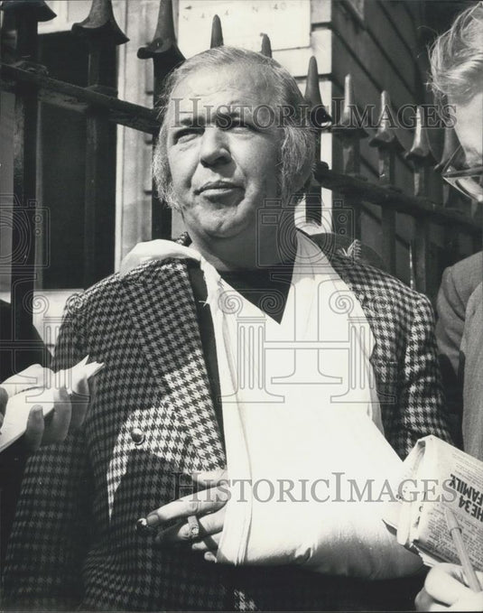 1969 Press Photo Wylton Dickson Businessman Plans Lease 144 Piccadilly Mansion - Historic Images