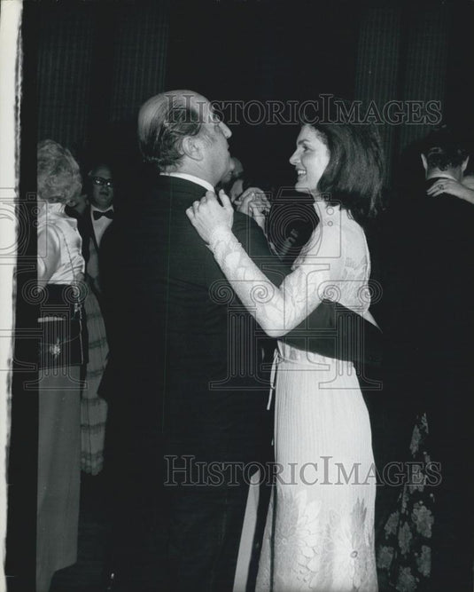 1976 Press Photo Jackie Kennedy Onassis - Historic Images