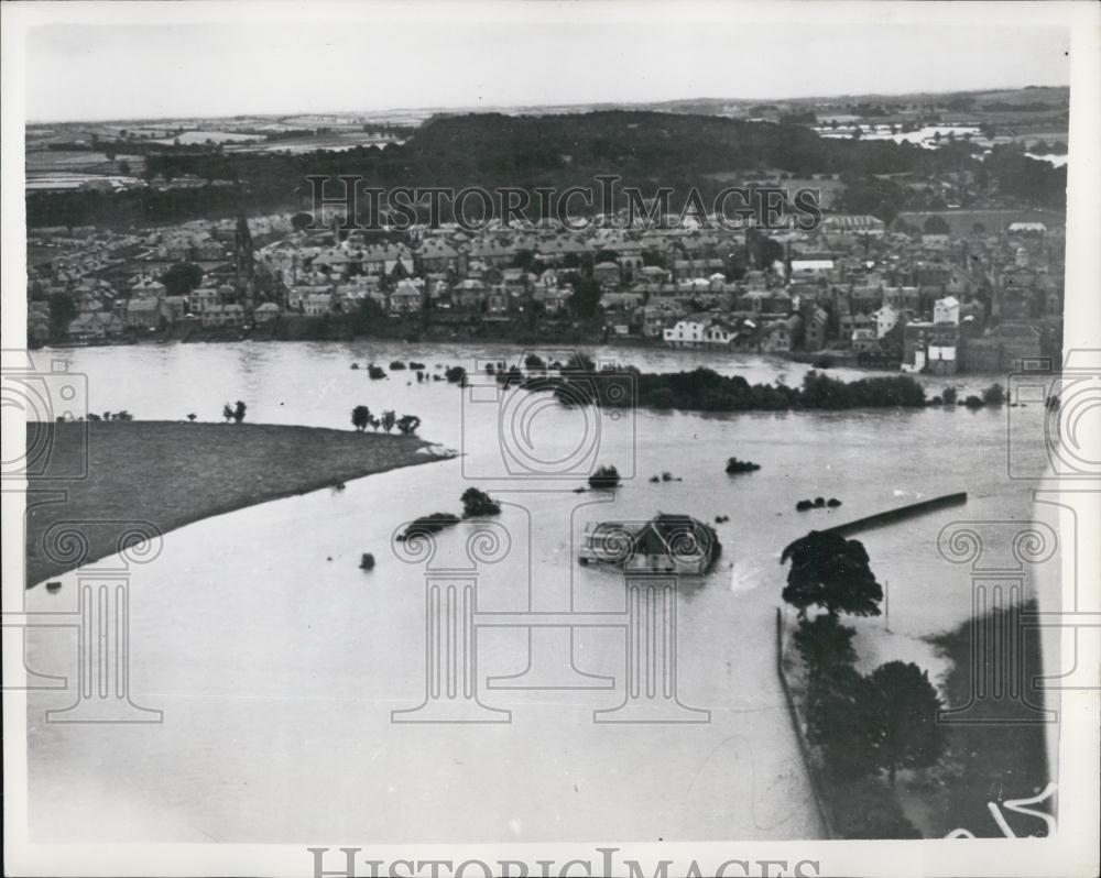 1956 Press Photo River Tweed overflows causing floods - Historic Images