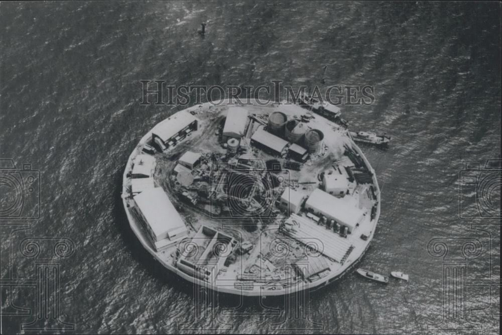 1972 Press Photo Man-made island off japan's coast - Historic Images
