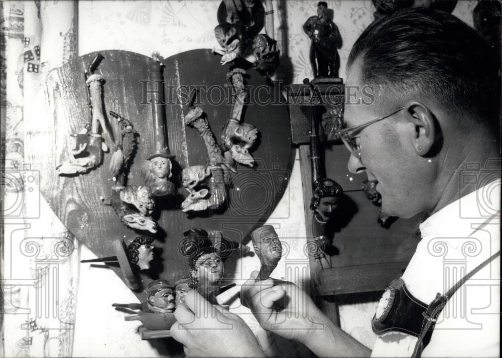 Press Photo Jakob Stelzer Makes Pipes - Historic Images