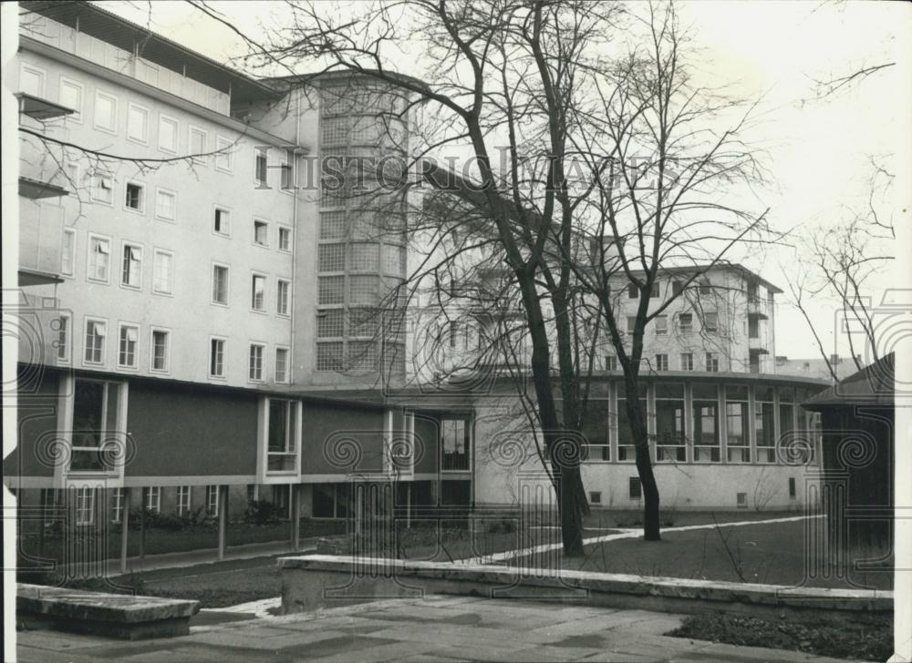 Press Photo Munich&#39;s modern hospital in the news - Historic Images