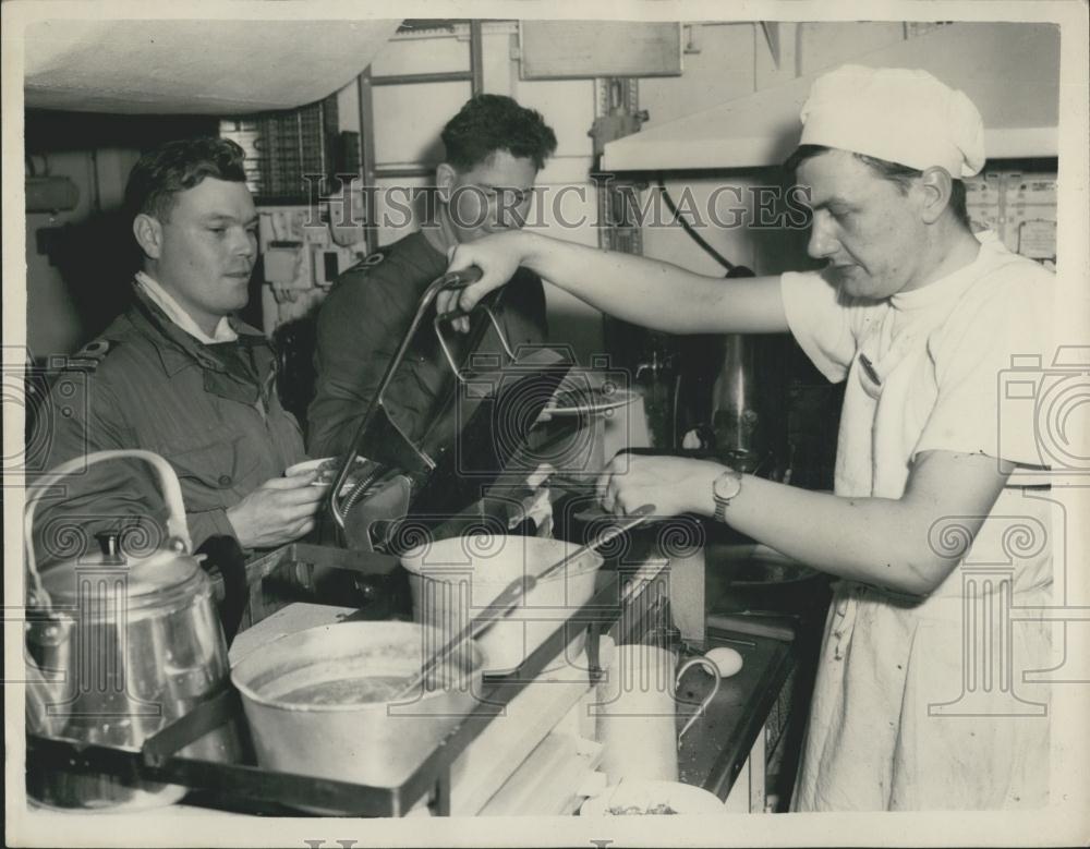 1955 Press Photo Britain's Most Modern Aircraft Carrier Prepares For Mediterrane - Historic Images