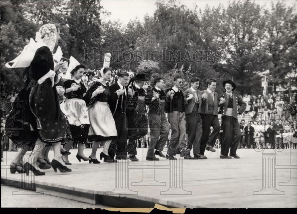 Press Photo Bretons, 700th Anniversary Of Saint Yves, Arena Of Lutece, Paris - Historic Images