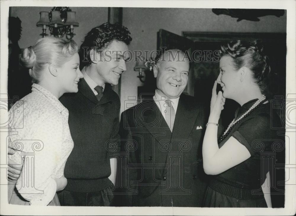 1955 Press Photo Georg Orvid Soviet Deputy Chief Ministry Culture Diana Maynard - Historic Images