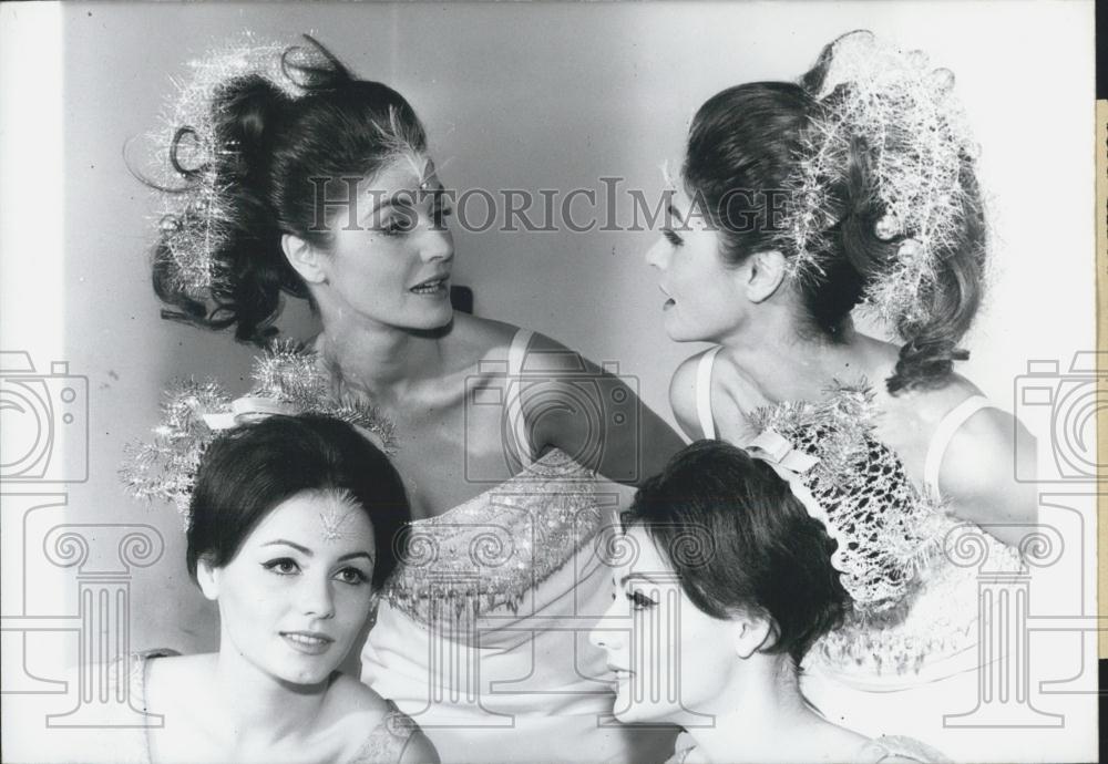 1964 Press Photo Hair Styles For Christmas And New Year Parties 1964 Press Photo Hair Styles For Christmas And New Year Parties
