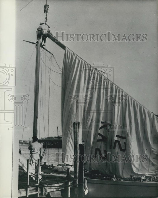 1966 Press Photo New Australian America's Cup Challenge Contender Dismantling - Historic Images