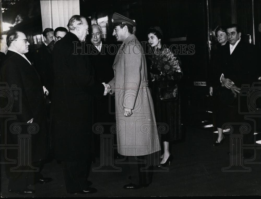 1955 Press Photo Soraya and the Shah arrive in Bonn With Dr Adenauer - Historic Images