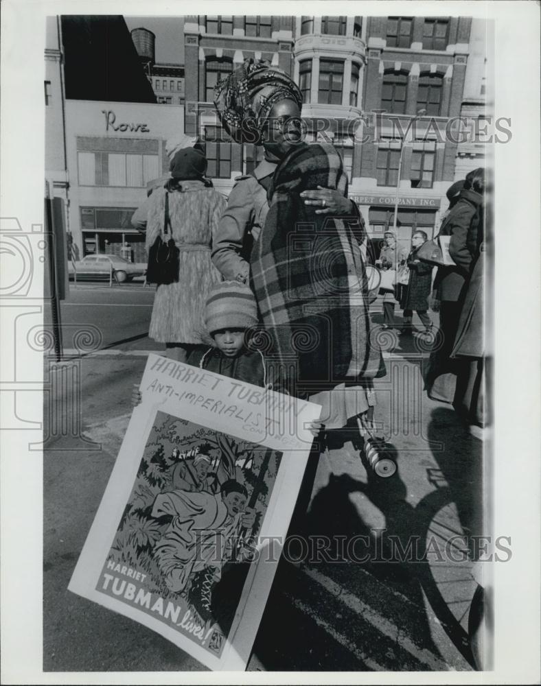 Press Photo Anti-Imperialist Portest - Historic Images