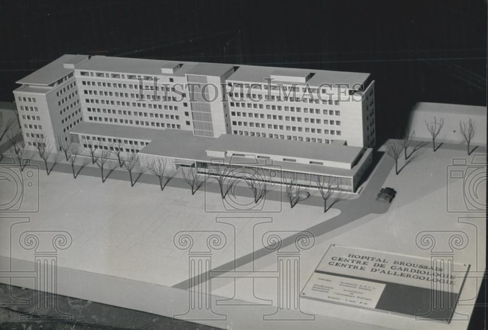 1959 Press Photo Design model for Broussais Hospital, in Paris - Historic Images