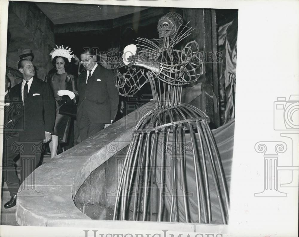 Press Photo Duke at Shakespeare Exhibition - Historic Images