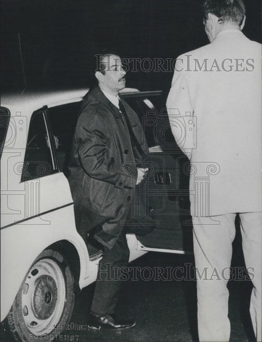 1970 Press Photo Swiss Prisoner Mohammed Abu El-Heiga Zurich-Kloten Airport - Historic Images