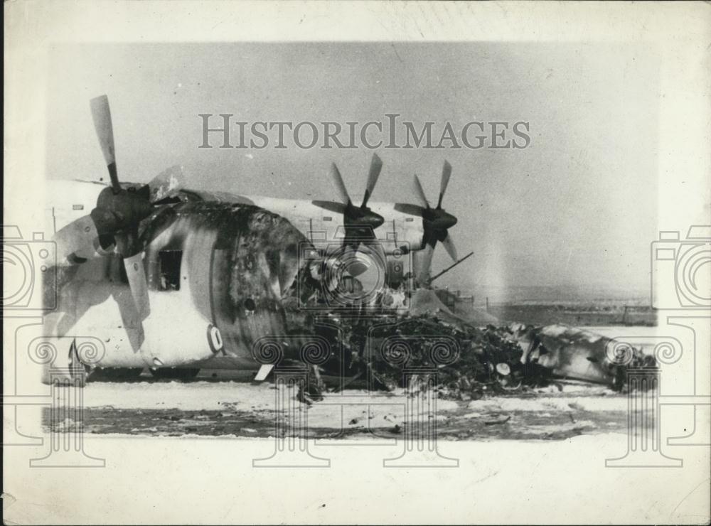 1978 Press Photo Transport Carrier Bombed Burning Lamaca Airport Runway - Historic Images