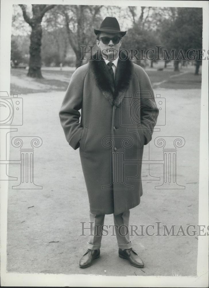 1960 Press Photo special preview was held today at The Scotch House, Kighsbridg - Historic Images