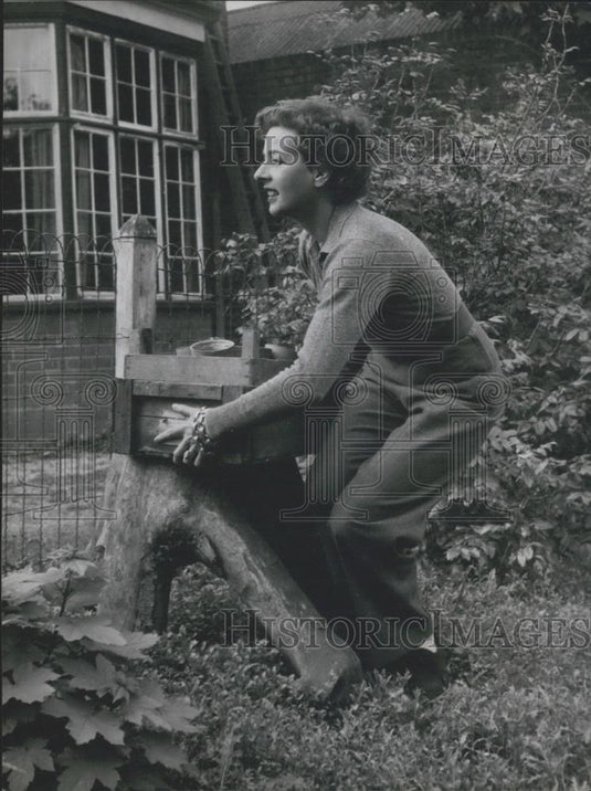 Press Photo Keeping your youthful figure the Eileen Fowler way - Historic Images