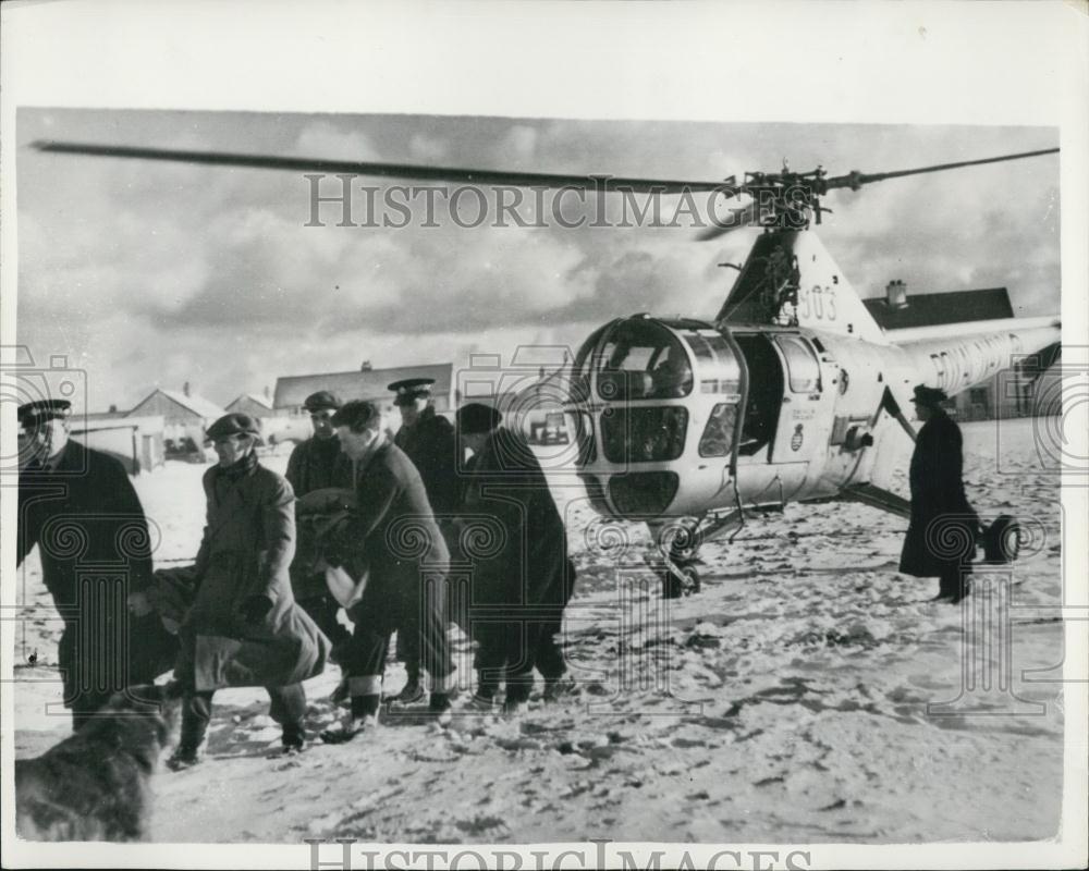 1955 Press Photo Royal Navy Helicopers on Mercy Missions in Scotland - Historic Images