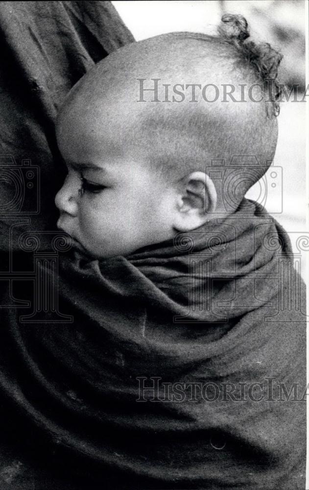 Press Photo Photographer took the time, to get a picture of this little Morocca - Historic Images